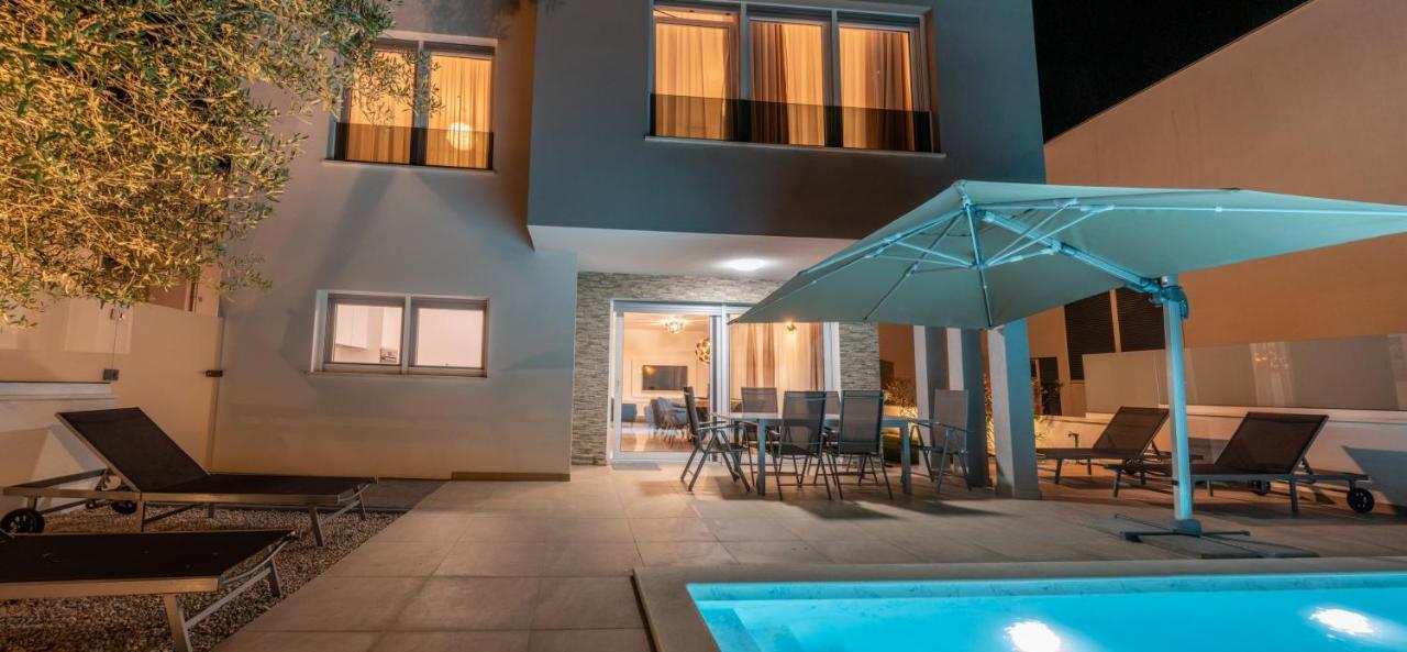 Villa Dea - Dein Rueckzugsort Am Meer Mit Beheiztem Pool Врси Екстер'єр фото
